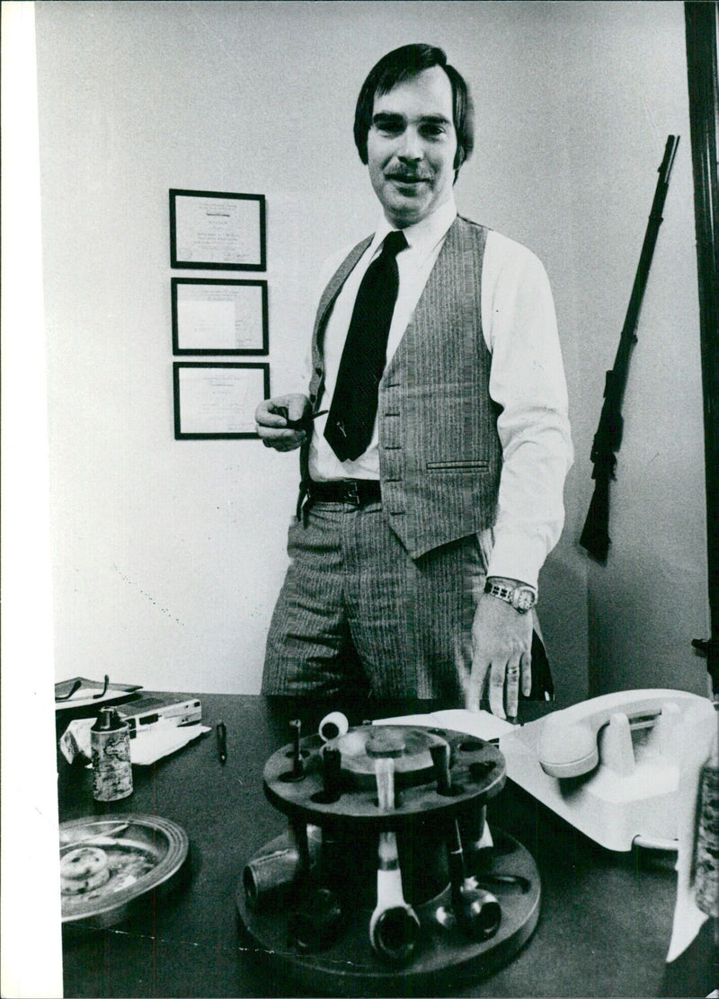 Galen Kelly, a leading "de-programmer" of religious cults in the US - Vintage Photograph