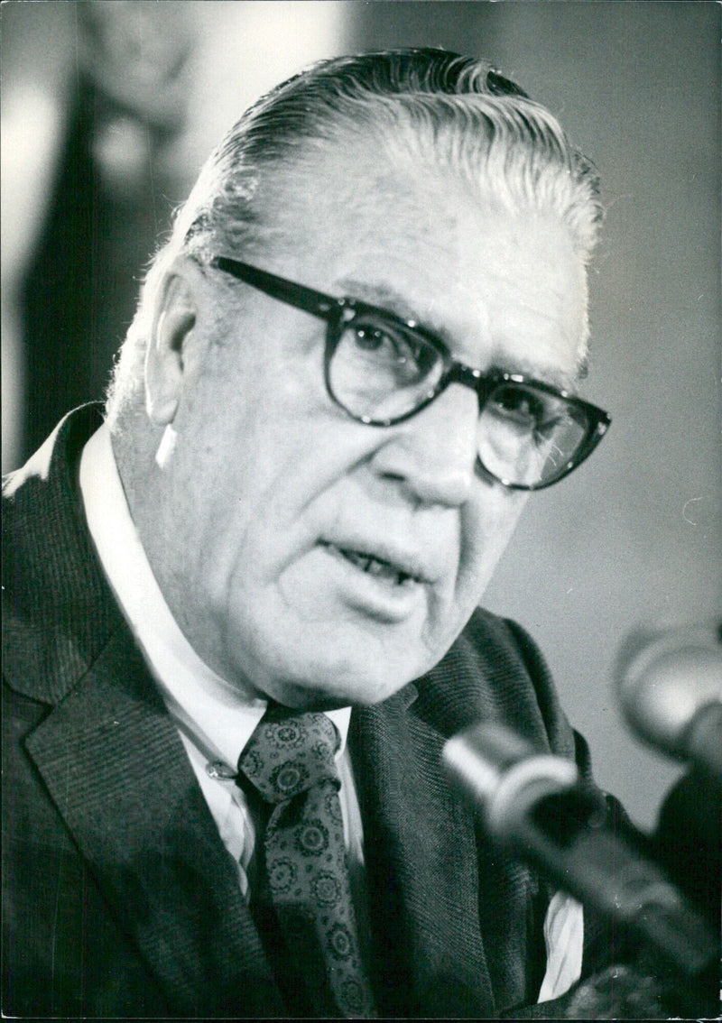 U.S. Police Chiefs: CLARENCE KELLEY Director of the Federal Bureau of Investigation (FBI) - Vintage Photograph