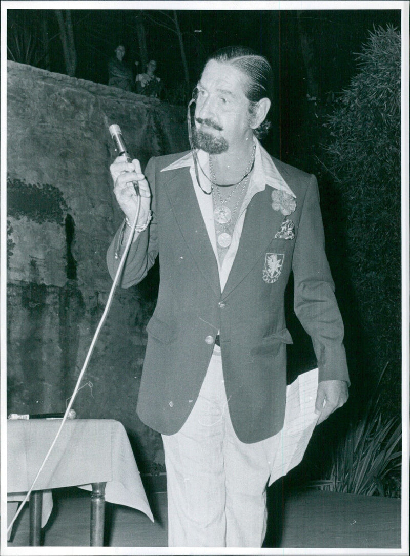 Don Jaime de Hover as charming lecturer - Vintage Photograph