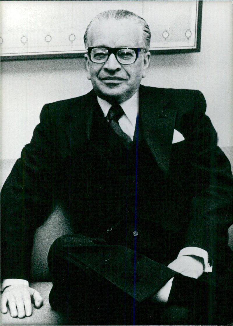 Gil Colombian Diplomats: INDALECIO LIEVANO OPS - Vintage Photograph