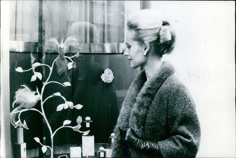 Tippi Hedren on a shopping trip in Bond Street - Vintage Photograph