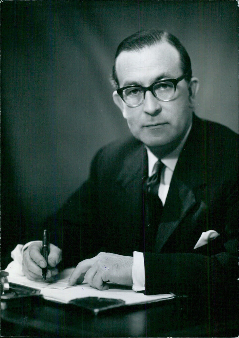 British Personalities: THE HON F.F.FISHER - Vintage Photograph