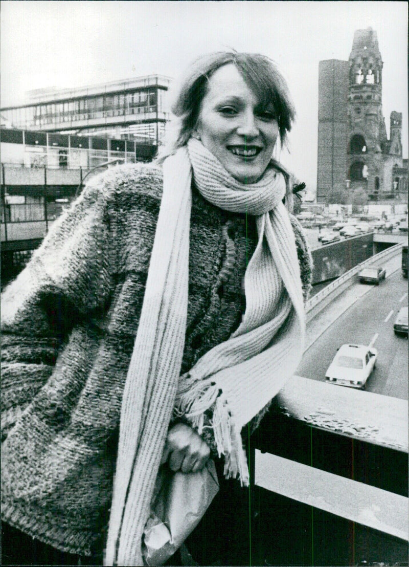 Veronika Fischer, popular East German singer, granted permission to stay in the West - Vintage Photograph