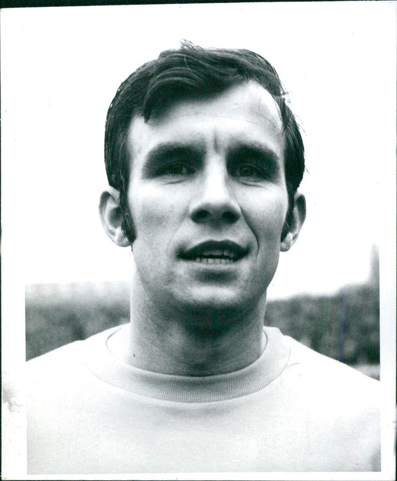 TONY (Anthony.B.) BYRNE. Southampton & Eire International footballer. - Vintage Photograph