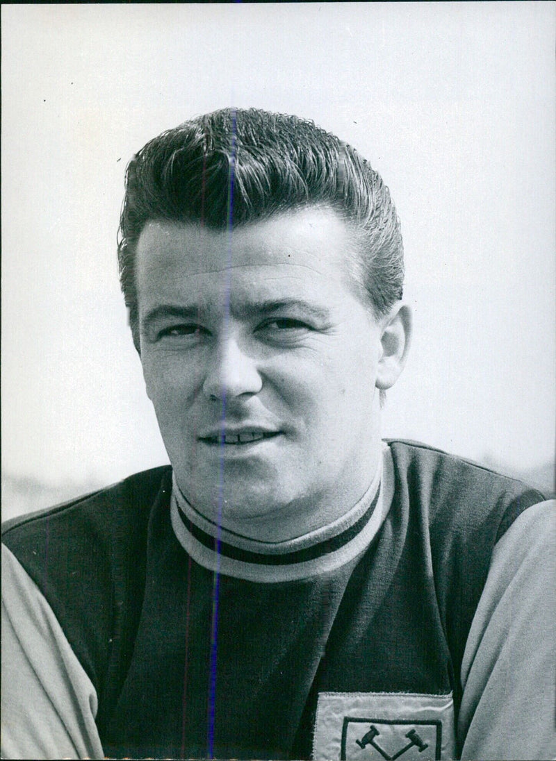 JOHNNY BYRNE, Professional British footballer - Vintage Photograph