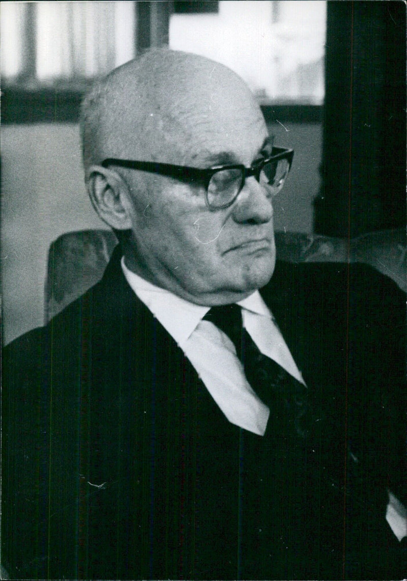 Brazilian personalities: CANDIDO MOTTA FILHO Minister of the Brazilian Supreme Court, and Vice-President of the Supreme Federal Tribunal. - Vintage Photograph