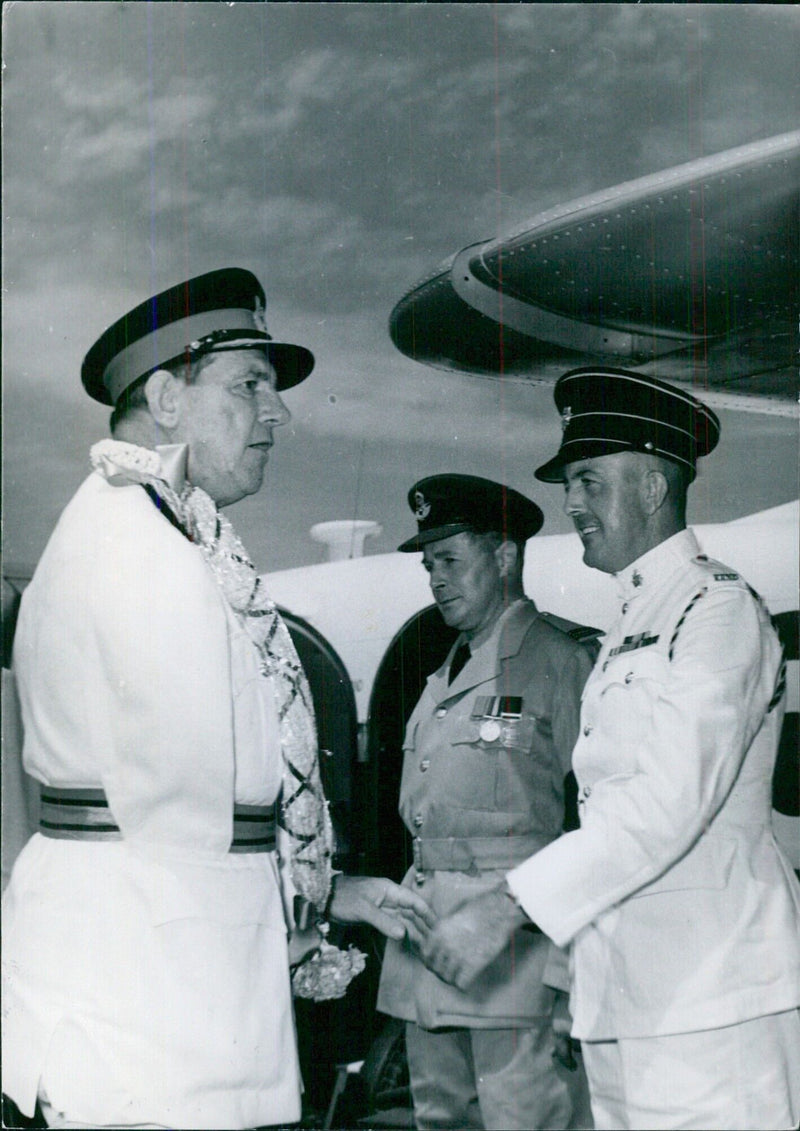 LT.-GENERAL SIR GEOFFREY BOURNE shaking hands with his driver Sergeant Patrick Mooney - Vintage Photograph