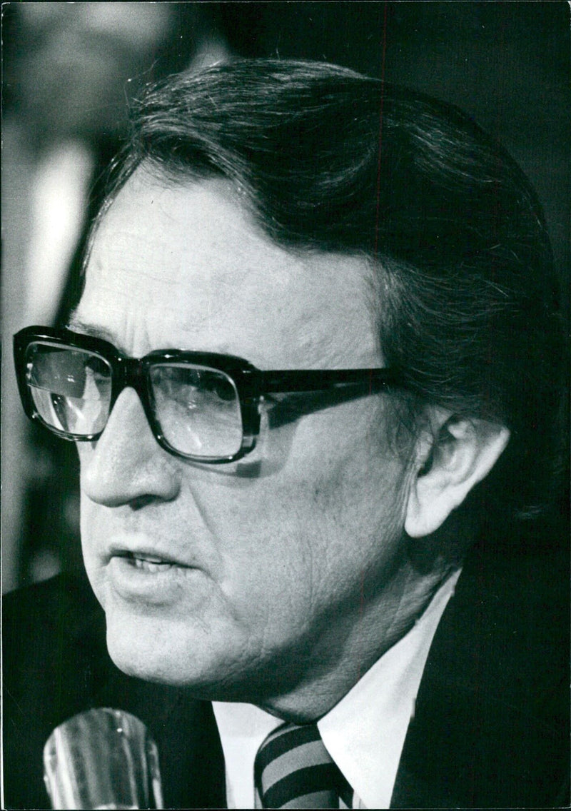 SENATOR DALE BUMPERS - Vintage Photograph