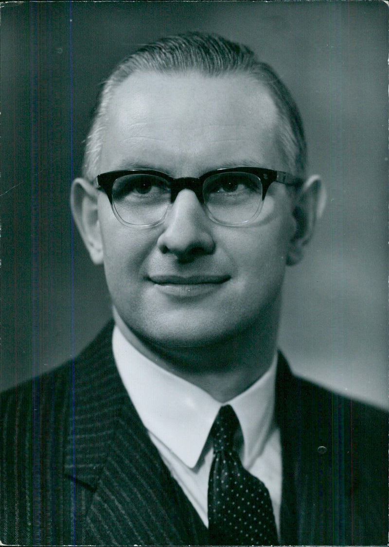 British Scientists: DR.L.F.BOYD - Vintage Photograph