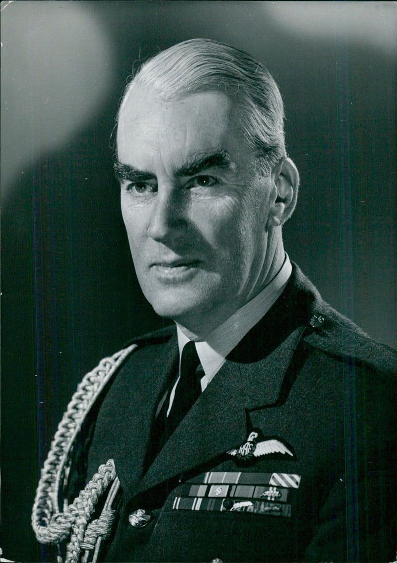 British Service Chiefs: AIR CHIEF MARSHAL SIR DERMOT BOYLE. K.C.V.O. K.B.E.. C.B.. A.F.C. Chief of the Air Staff. Portrait Study by ERIC COOP; please acknowledge. CAMERA PRESS LONDON. (2137/5) 2617-11. LONDO TERMINUS 14 & 9393 - Vintage Photograph