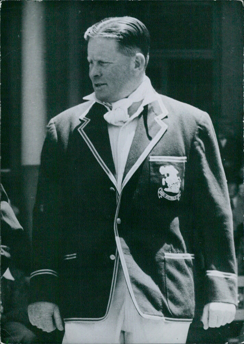 BR. FREDDIE BROWN, M.C.C. Captain of England's Test team. - Vintage Photograph