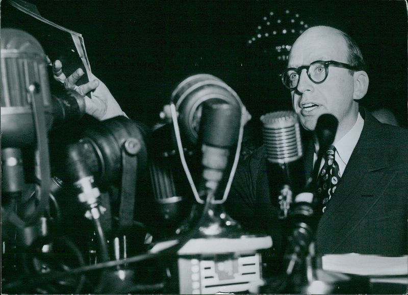 HERBERT BROWNELL U.S. Attorney-General presenting a report to the Senate Internal Security Subcommittee - Vintage Photograph