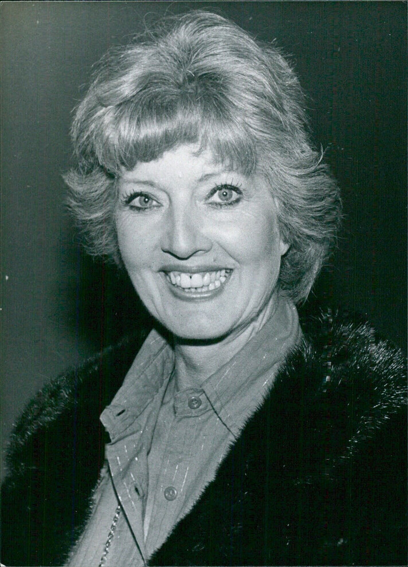 British Entertainers: JANET BROWN OPS - Vintage Photograph