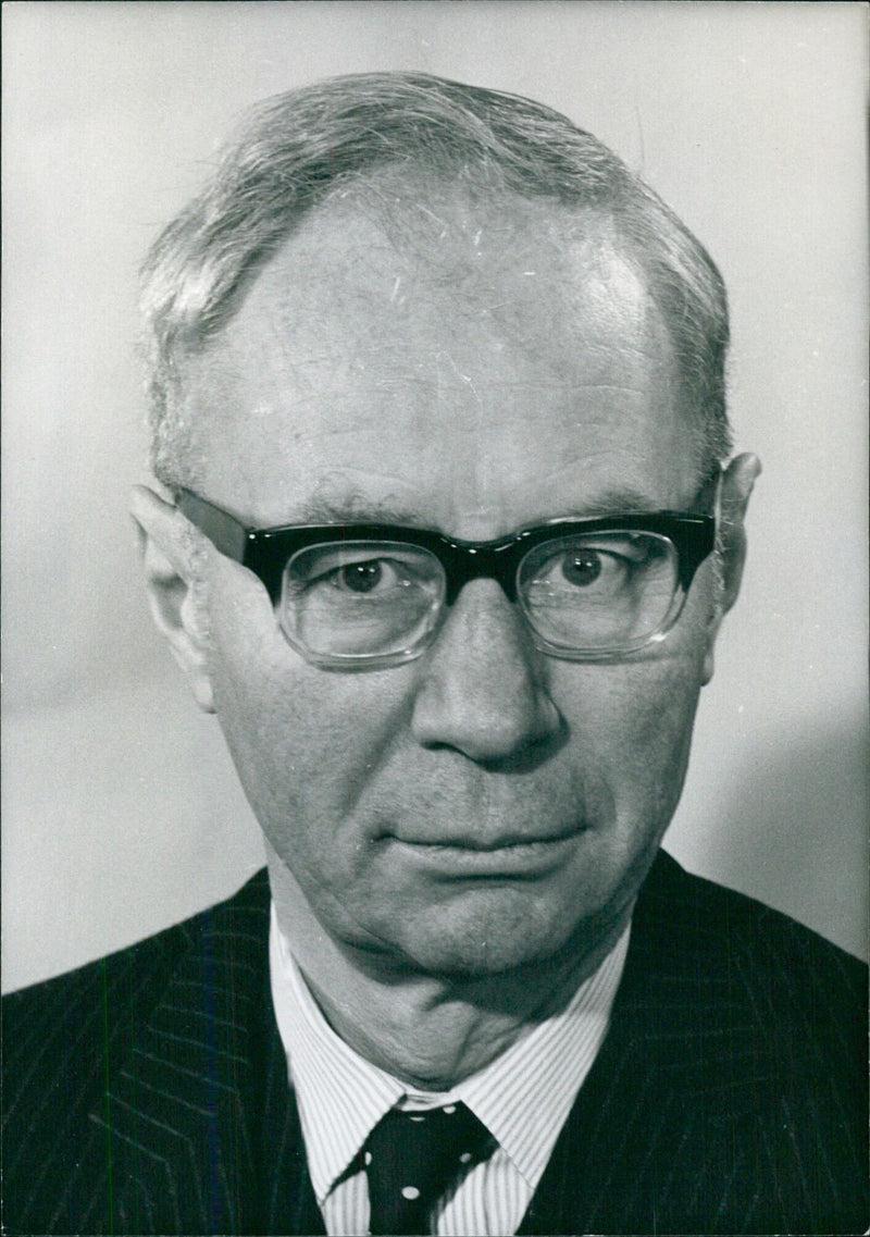 British Politician: Charles Fletcher-Cooke, M.P. - Vintage Photograph