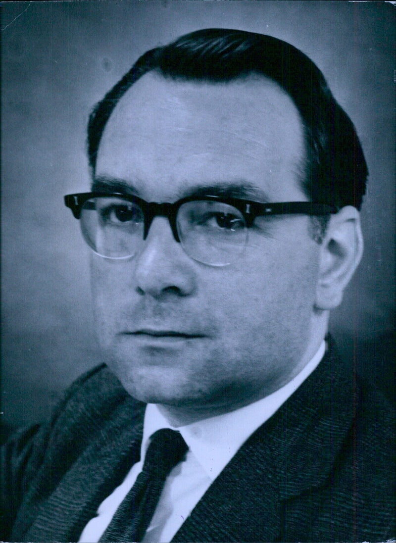 MR. T.G. BRADLEY, Labour Party candidate at the North-East Leicester by-election - Vintage Photograph