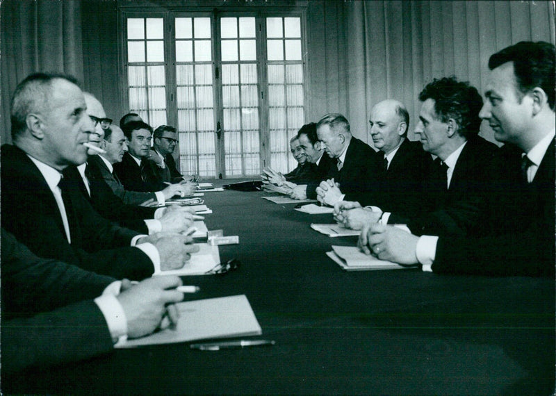 Meeting between leaders of the Communist Party and the Federation of the Left - Vintage Photograph