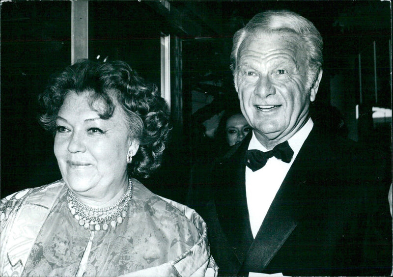 Eddie Albert as a function in Hen - Vintage Photograph