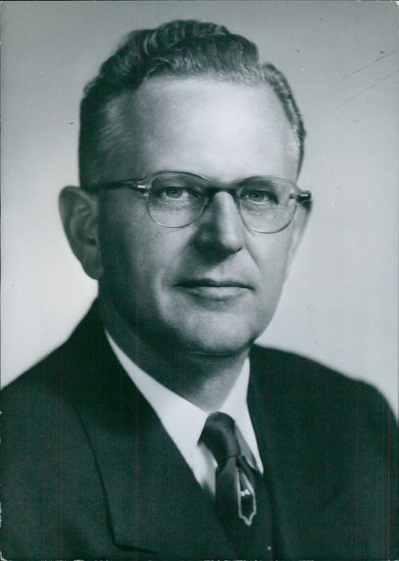 SENATOR GORDON ALLOTT - Vintage Photograph