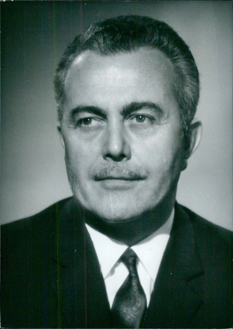 British Businessmen: MAX ALDRIDGE Managing Director of the British branch of General Motors - Vintage Photograph