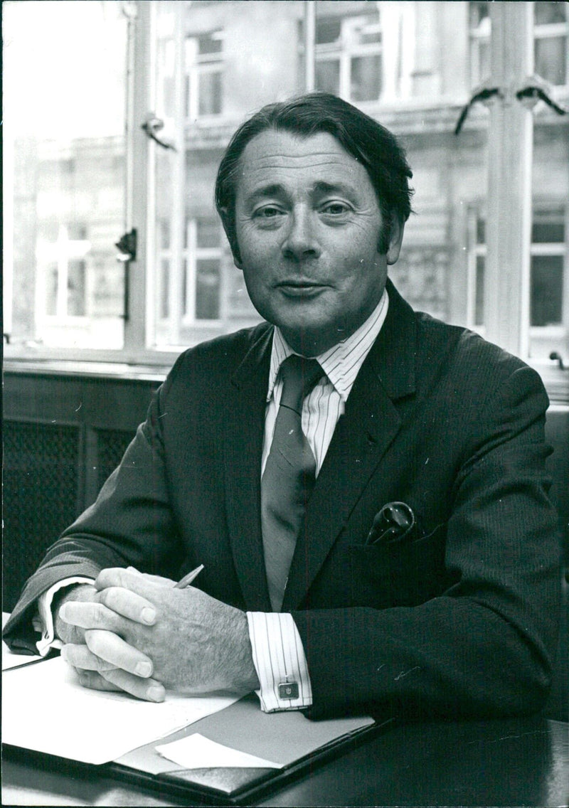 British Businessmen: SIR LINDSAY ALEXANDER - Vintage Photograph