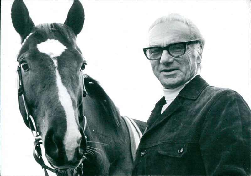 British Racing Personalities: PETER O'SULLIVAN - Vintage Photograph