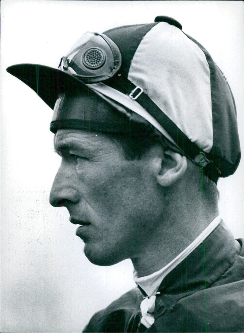 British Jockeys: FRANK CHESHIRE - Vintage Photograph