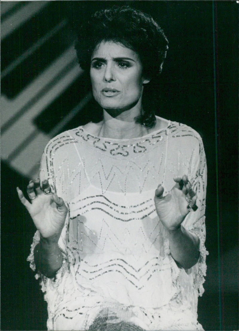 Israeli Actress Daliah Lavi - Vintage Photograph