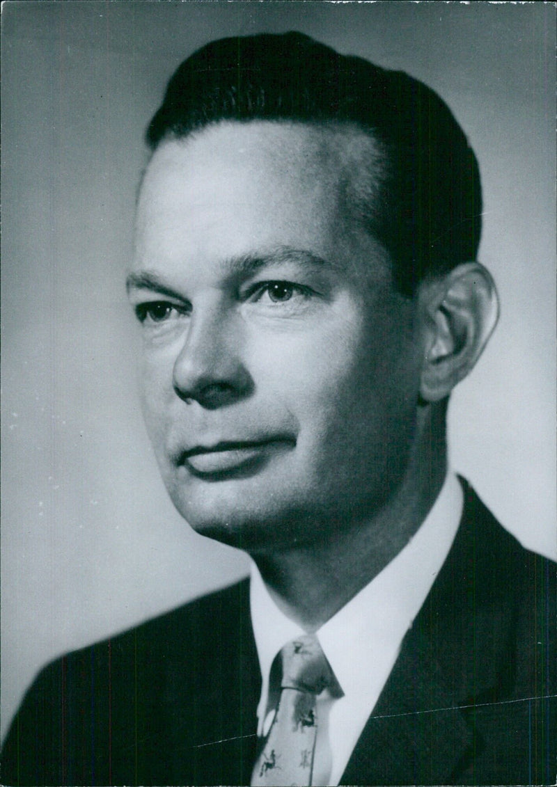 American TV personalities: DAVID BRINKLEY - Vintage Photograph