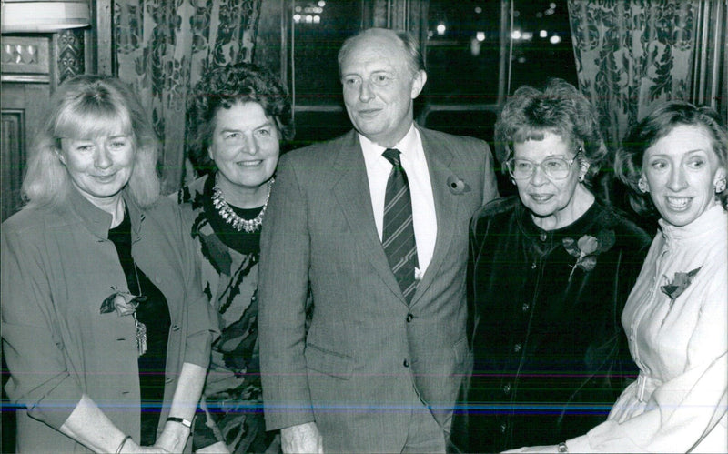 British Politicians; KINNOCK'S LEADING LADIES OPS - Vintage Photograph