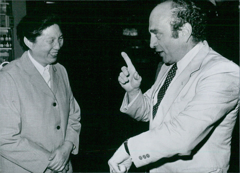 West German & Chinese Politicians meet - Vintage Photograph