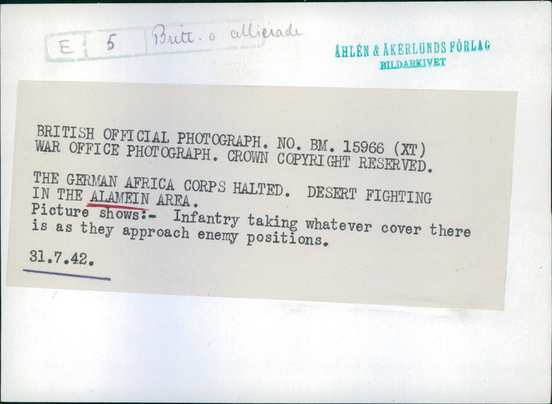 British troops fighting in the desert. - Vintage Photograph