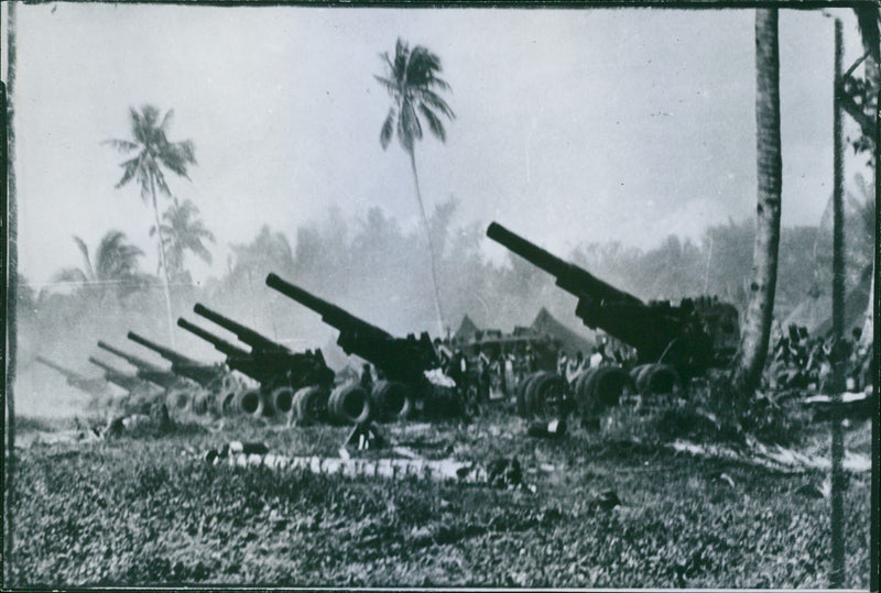 Howitzers against the Japanese on Leyte. - Vintage Photograph