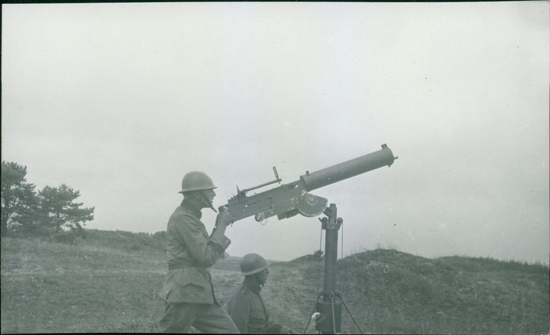 Aircraft machine gun - Vintage Photograph