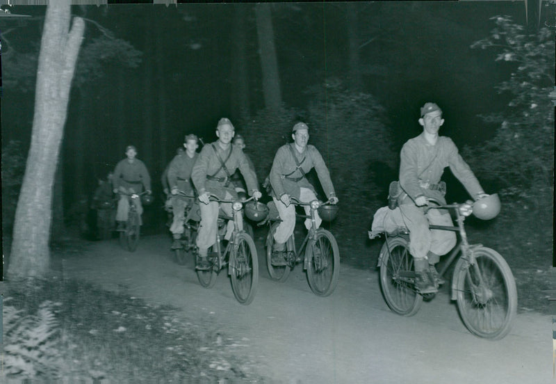 Swedish Military Emergency Service Field manueuver July-Dec 1944 - Vintage Photograph