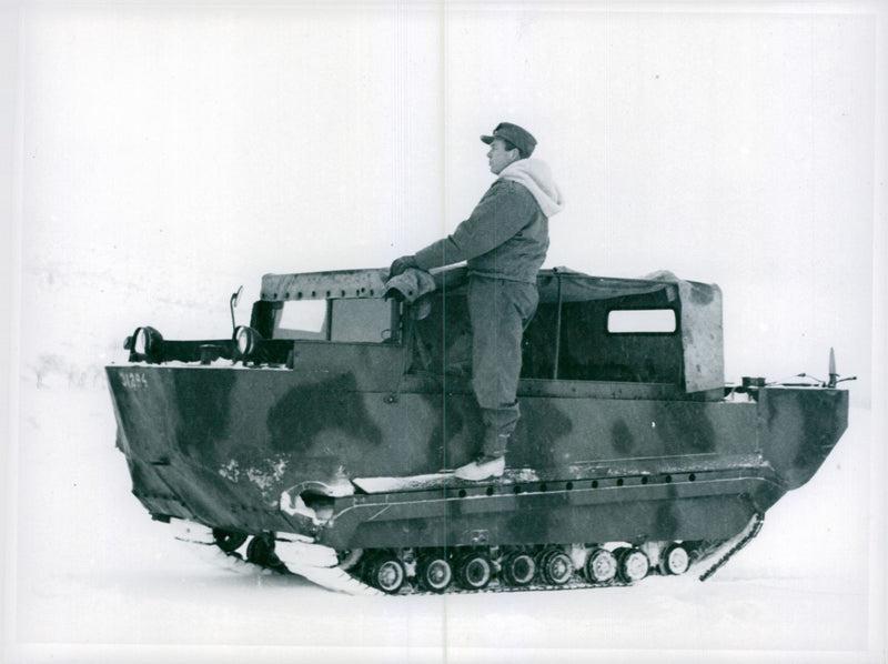 Tank engine at the Army school. - Vintage Photograph