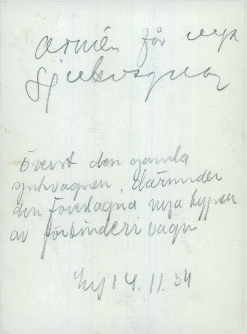 The Army replaces its old carriages, the top image, towards a newer and easier model. - 14 November 1904 - Vintage Photograph