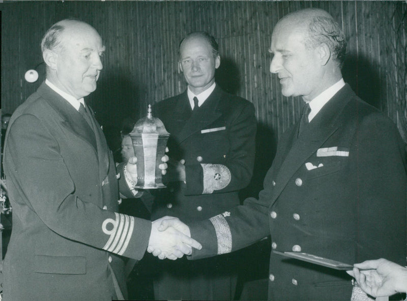 CAPITAL BONG, AMIRAL OF CLICK AND AMIRAL ERICSON - Vintage Photograph