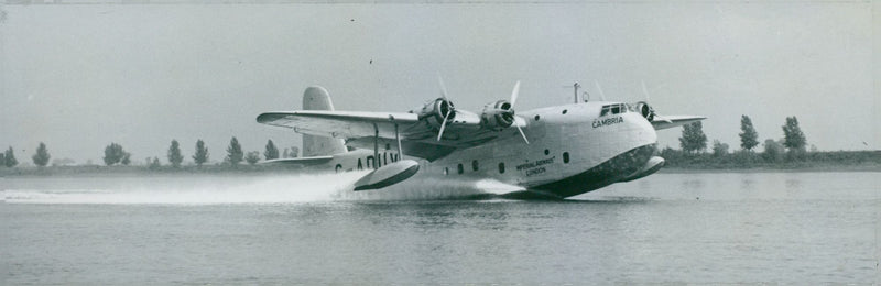 Bristol-Empire amfibieflygplanet "Cambria" which this summer will test flights Ireland to Newfoundland and back. - 30 November 1937 - Vintage Photograph