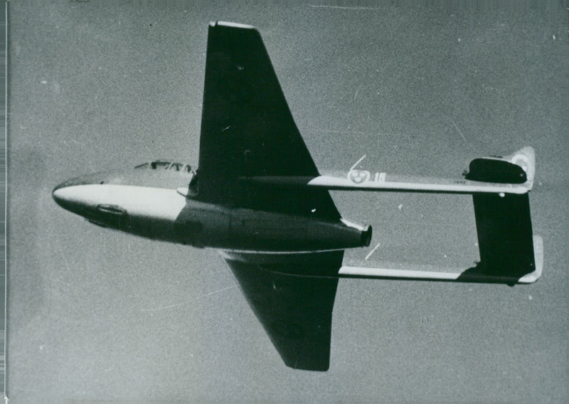 Vampire Trainer, a J 28 C of the exercise. - Vintage Photograph