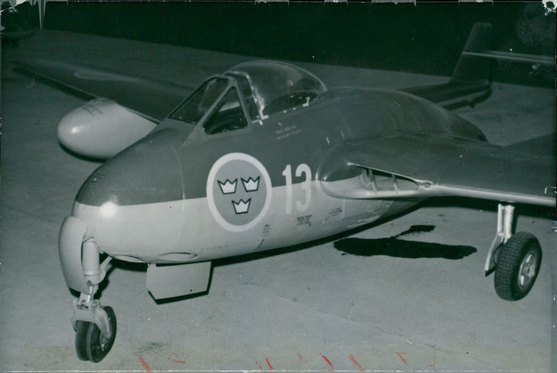 The first Swedish reaction driven fighter, vampire. - 5 June 1946 - Vintage Photograph