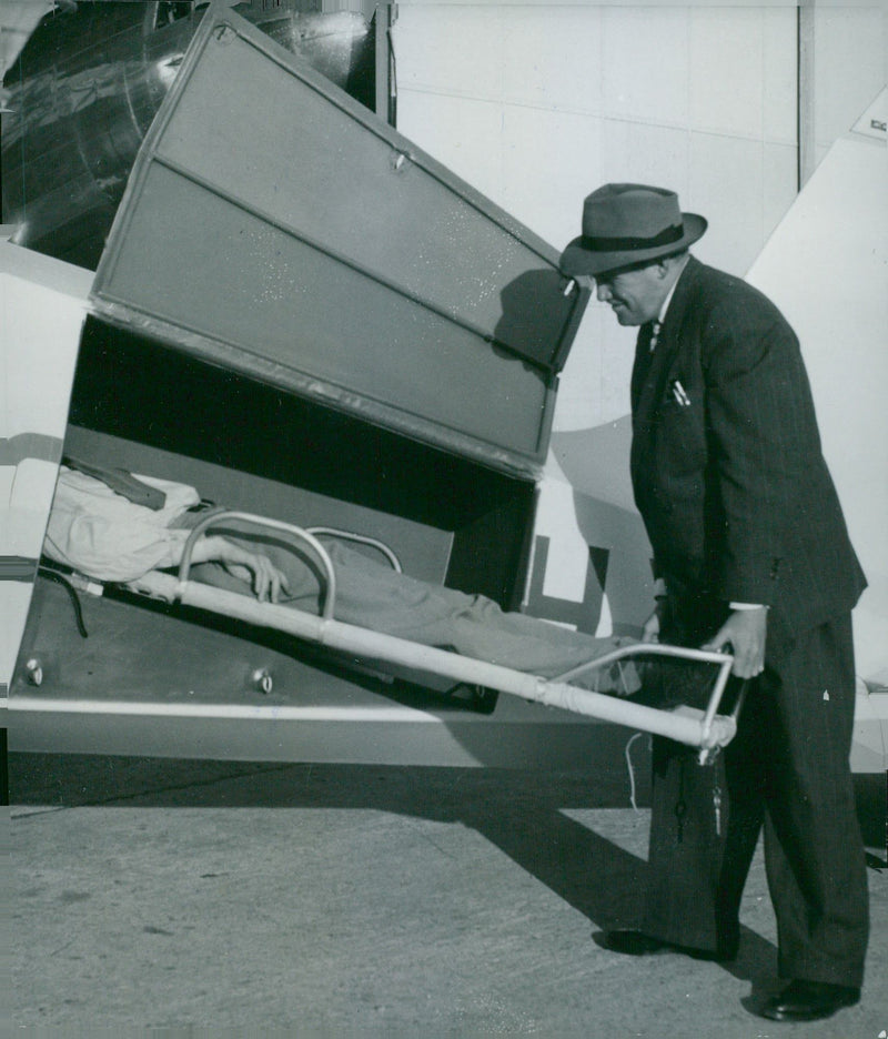 WORLD'S SMALLEST AMBULANCE PLANE - 30 June 1946 - Vintage Photograph