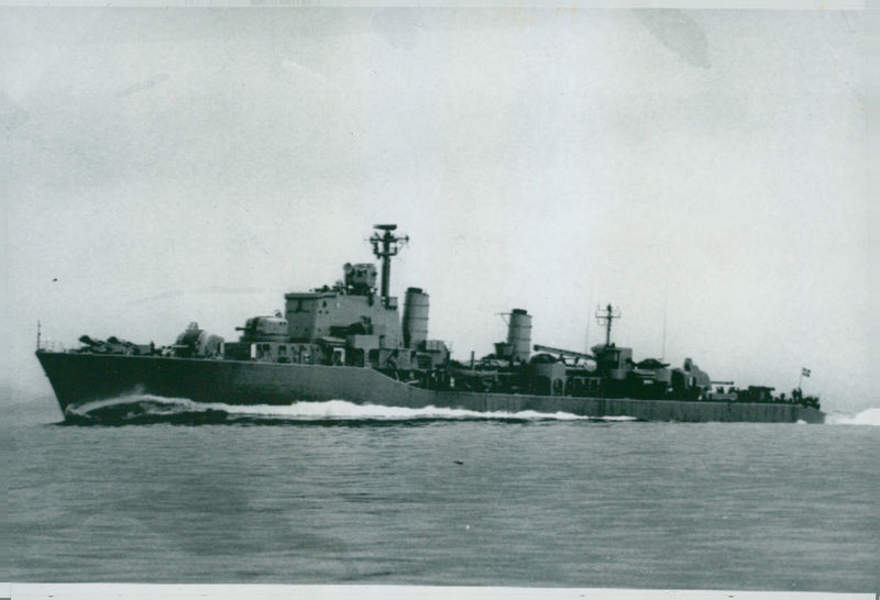 The destroyer HMS SmÃ¥land (J19) on the spin in the Gothenburg archipelago - Vintage Photograph