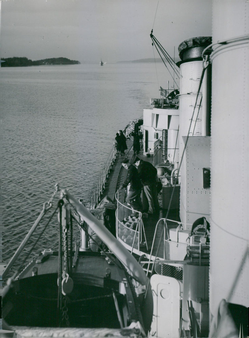 Aboard the destroyer Gothenburg. - 2 December 1936 - Vintage Photograph