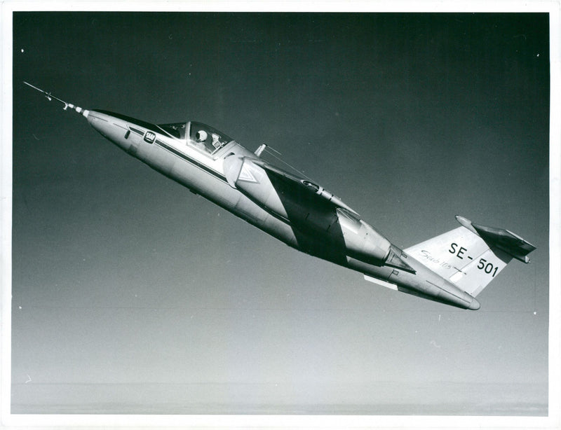 Saab 105 becomes the Air Force's new jet-skater aircraft. It is called SK 60. - Vintage Photograph