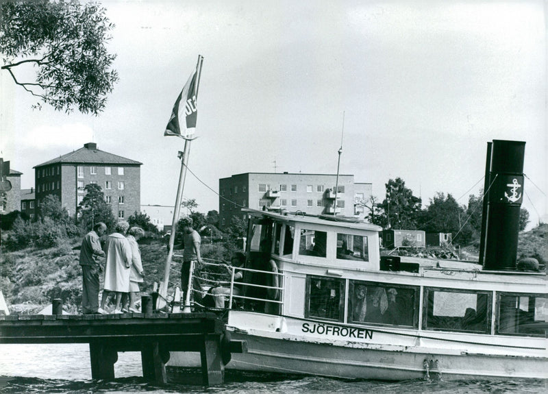 SkÃ¤rgÃ¥rdsbÃ¥ten SjÃ¶frÃ¶ken the Great Essingens Steamship Brewing - Vintage Photograph