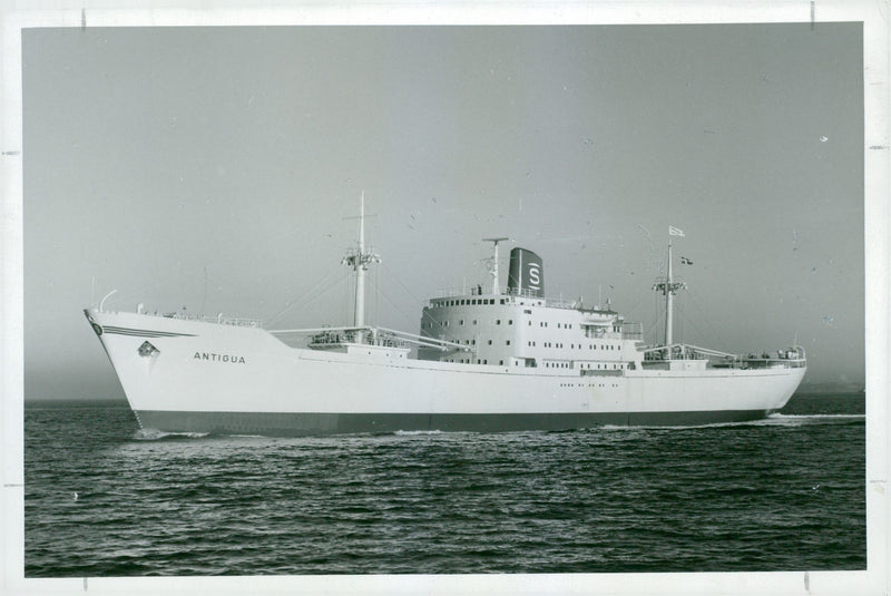 Carrier SalÃ©ns new boat Antigua making 21 knots - Vintage Photograph