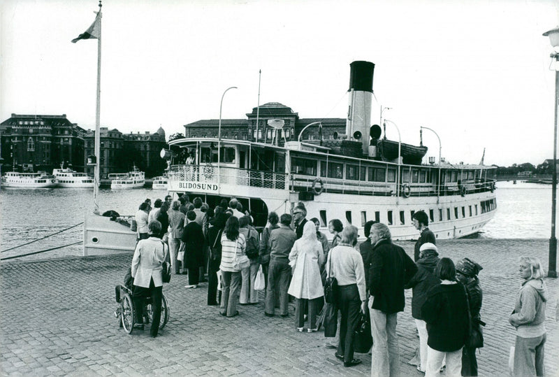 Passengers queue to board S / S BlidÃ¶sund - Vintage Photograph