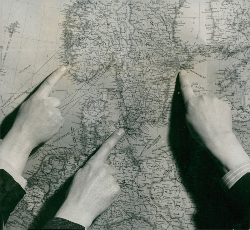 SAS flights routes shown on the map - Vintage Photograph
