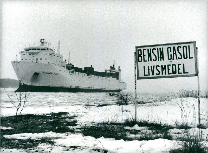 BrostrÃ¶m vessels Timmerland of 12,000 dwt was due at Oaxen in the fairway from Landskrona to SÃ¶dertÃ¤lje. - Vintage Photograph