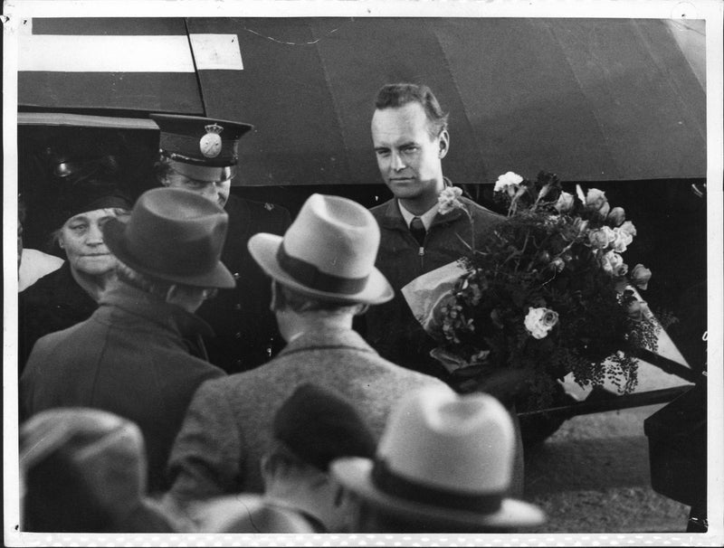 Atlantic flier Kurt BjÃ¶rkvalls homecoming - Vintage Photograph